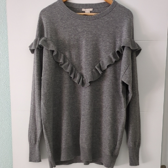 H&M Wool Blend Gray Ruffle Crew Neck Oversized Sweater Pullover Minimalist - Picture 1 of 4